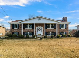 921 Beechwood Dr, Kingsport, TN 37663