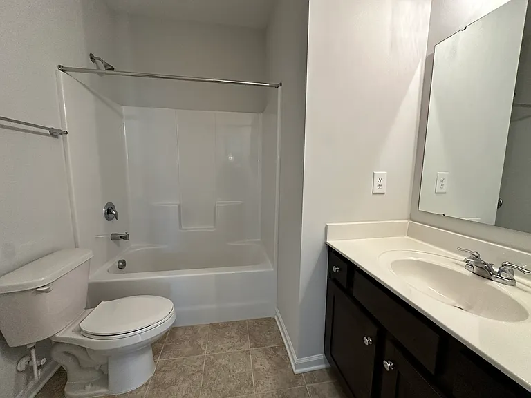 1139 Overlake Dr — Photo 9