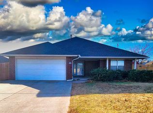 2525 Bellaire Dr, Moore, OK 73160