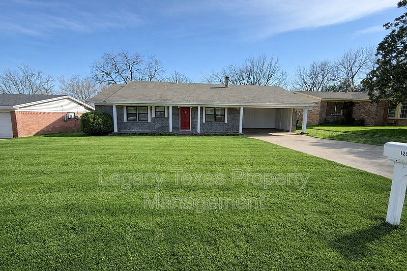 1st image of 1205 Tanglewood Dr