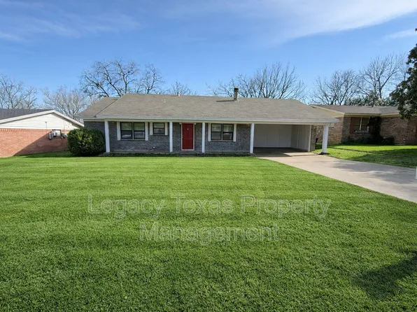 1205 Tanglewood Dr, Cleburne, TX 76033