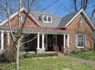 219 Montgomery Ave, Versailles, KY 40383