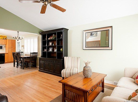 4th image of 208 N Lombard Ave