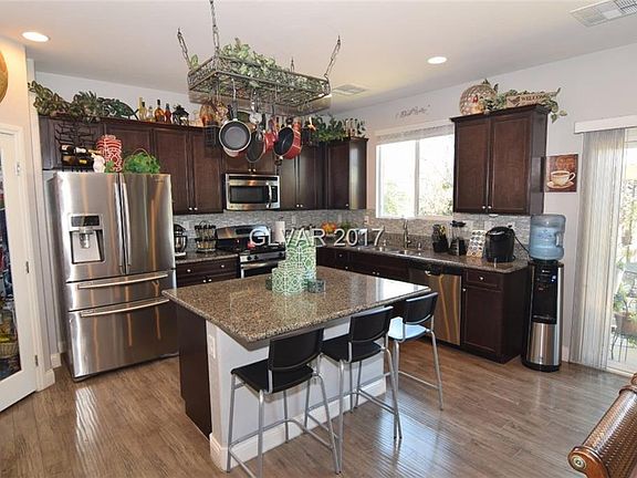 5th image of 10402 Palmadora St #0
