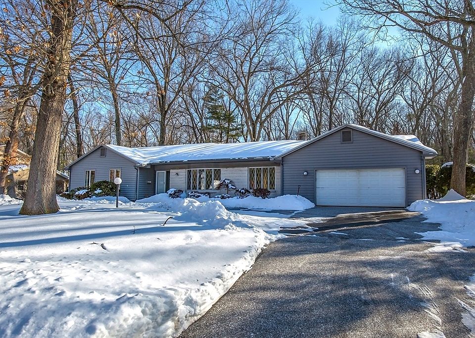 1st image of 211 Academy Dr