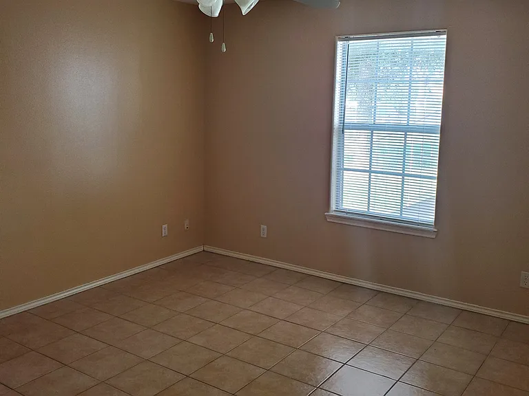 Santa Fe Apartments — Photo 7