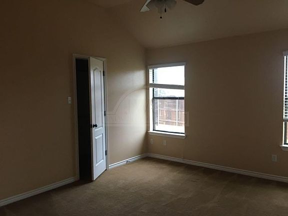 3rd image of 4901 Autumn Valley Dr APT A