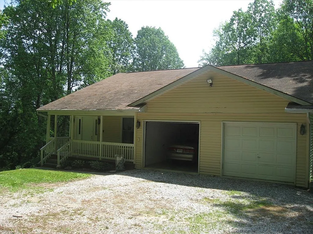 4169 Louisville Rd photo 1