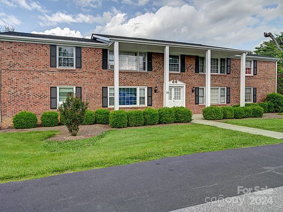 3rd image of 55 Brookside Dr APT 33