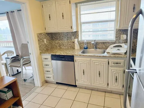 5300 WASHINGTON Street #W515, Hollywood, FL 33021