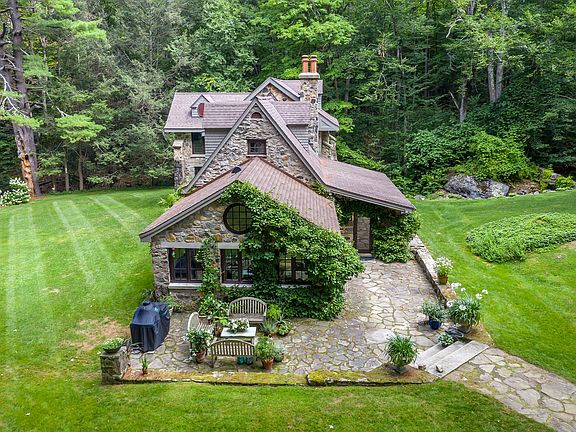 299 Great Hollow Road