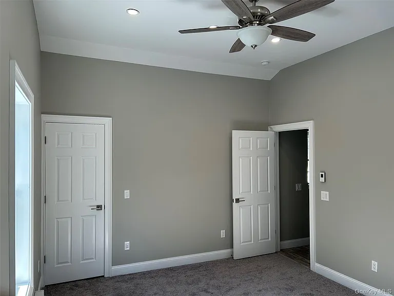 135 Gale Rd #UPSTAIRS — Photo 16