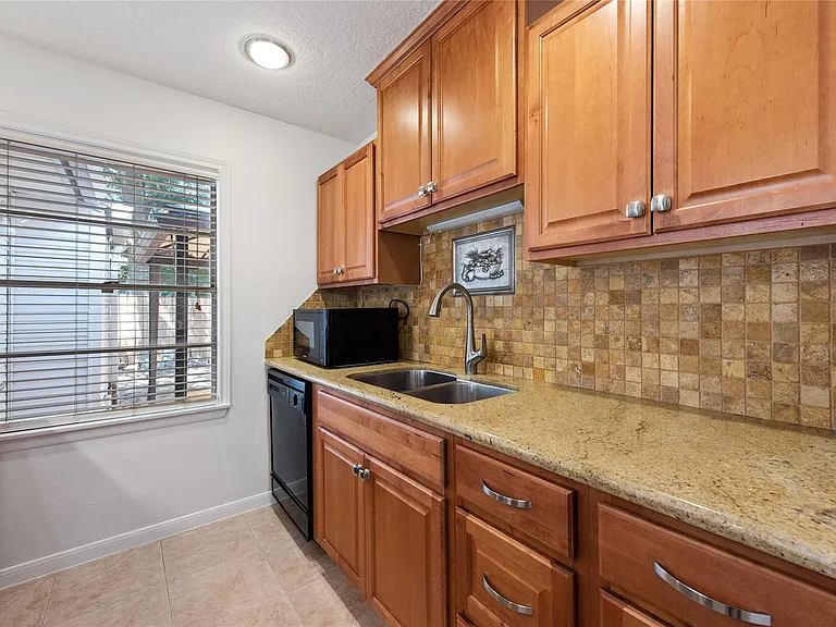 1510 Afton St — Photo 10