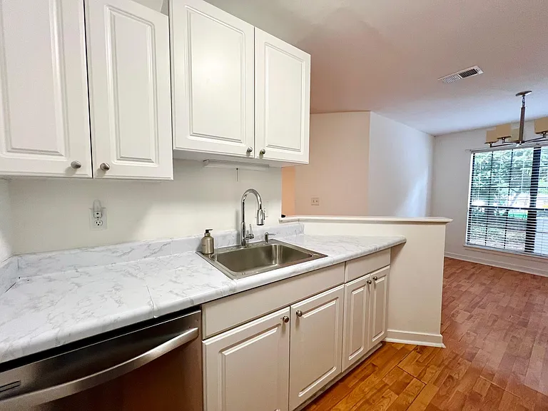 352 Sandpiper Dr #G — Photo 10