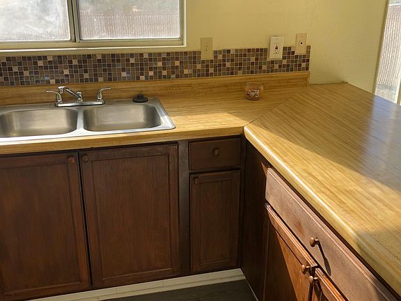 4th image of 73883 Desert Trail Dr #B