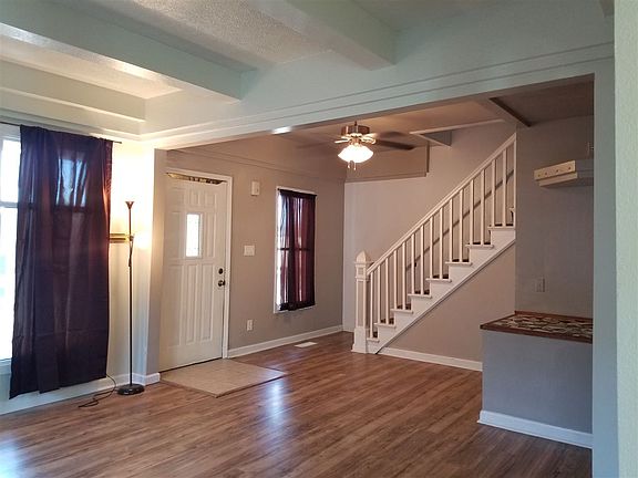 3rd image of 507 E Kiernan Ave