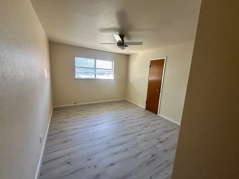 1747 N McCart St — Photo 8