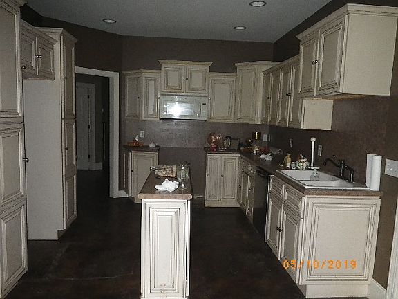 2nd image of 1523 N Plantation Dr