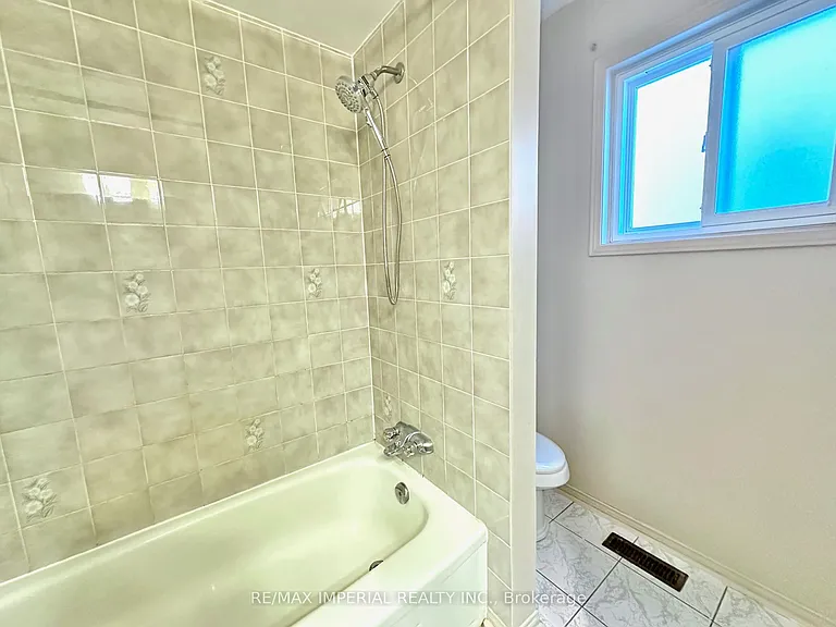 3058 Dalehurst Dr — Photo 33