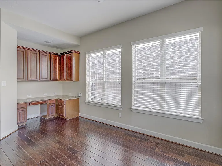 70 S Almondell Cir — Photo 18