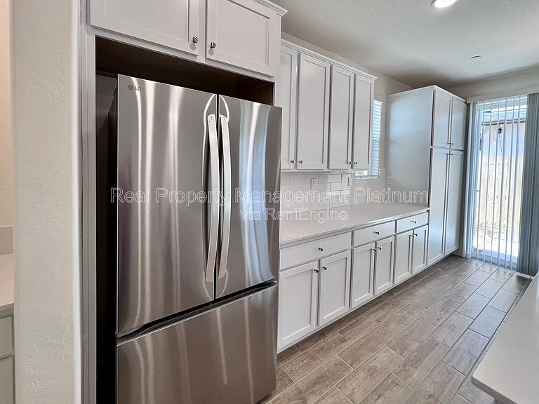 6596 E Cresthaven Dr — Photo 10