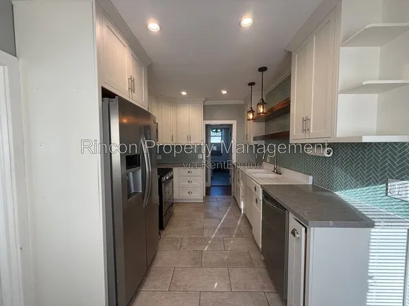 389 Hurst Ave, Ventura, CA 93001