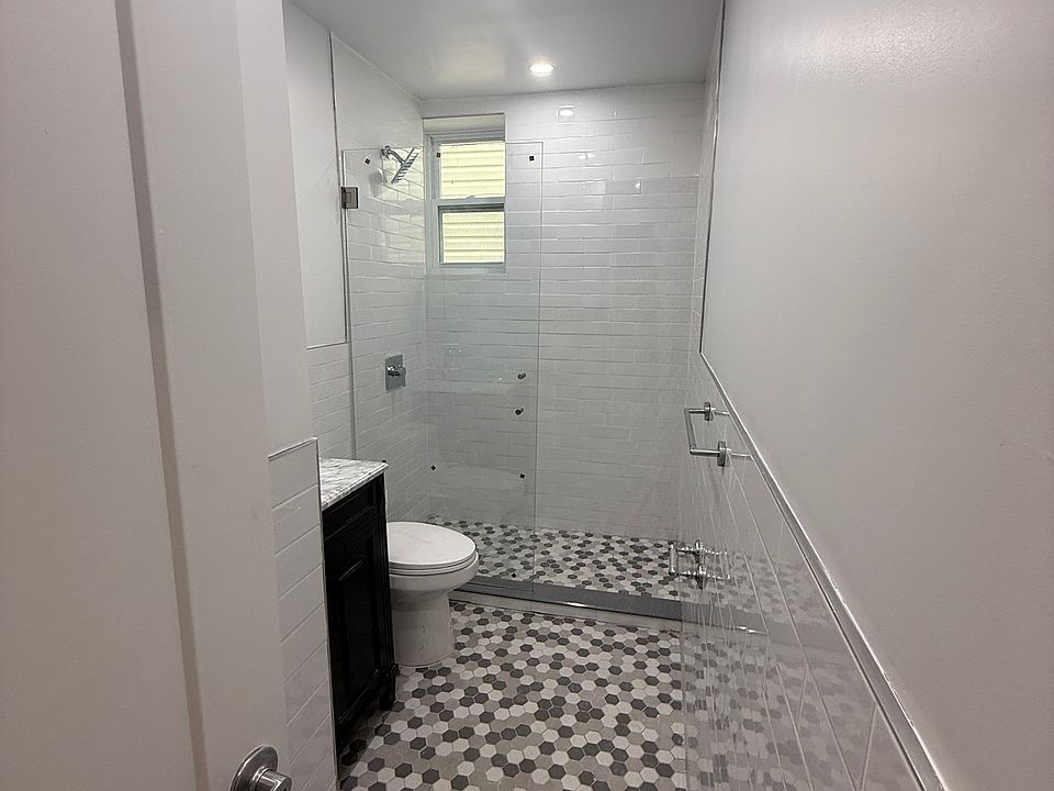 2nd image of 2570 W 17th St Floor 1