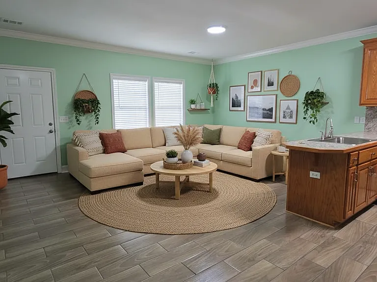 8082 Veterans Pkwy — Photo 2