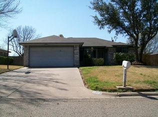1513 Raintree Ln, Cleburne, TX 76033
