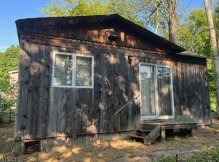 14 Harvey Rd, Hewitt, NJ 07421