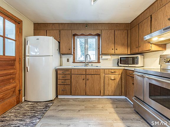 5th image of 190 Chestnut Street