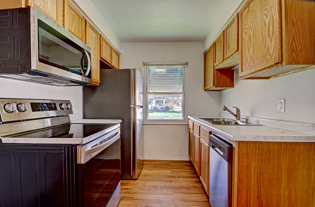 Building Photo - 2832 Heresford Dr