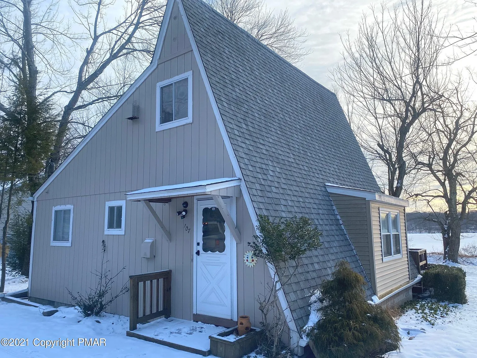 5271 Holiday Dr photo 1