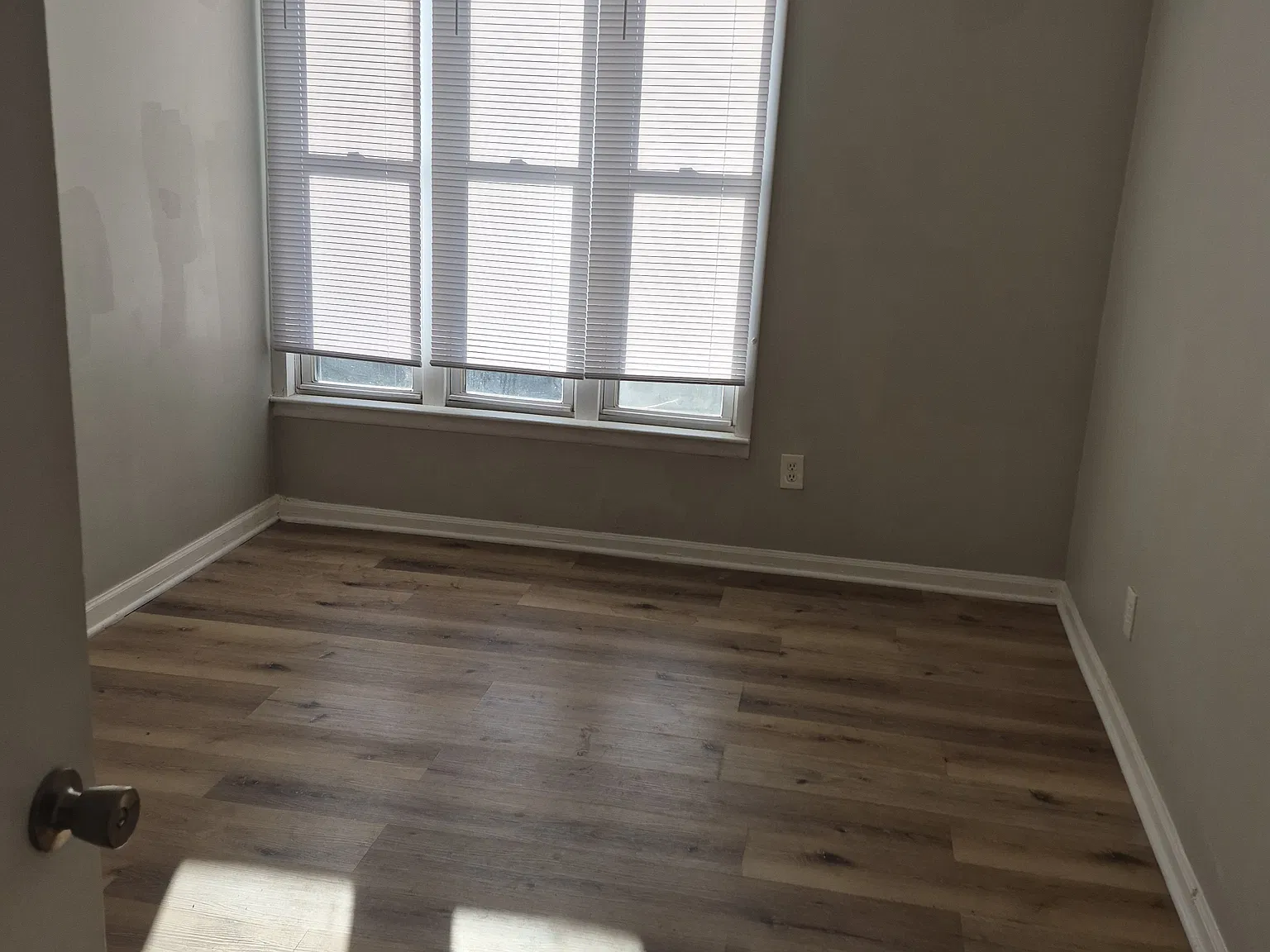 3 bed, 900 sqft, $1,600 — Photo 3