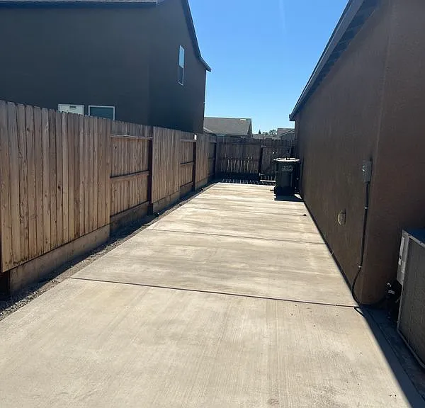 348 Brad Ct — Photo 20