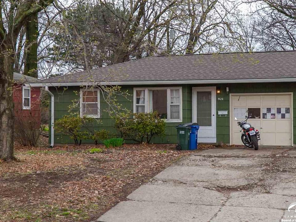 921  Centennial Dr Lawrence, KS listing photo #1