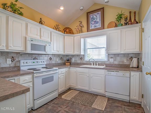 5th image of 54 Sandpiper Dr