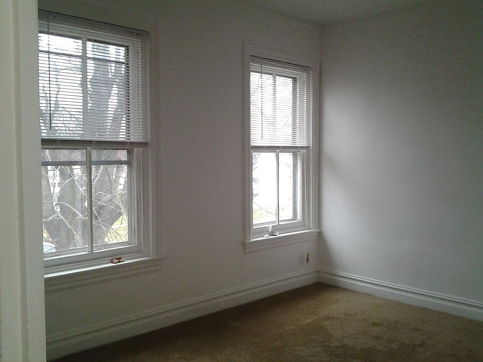 2nd image of 1002 Juniper St