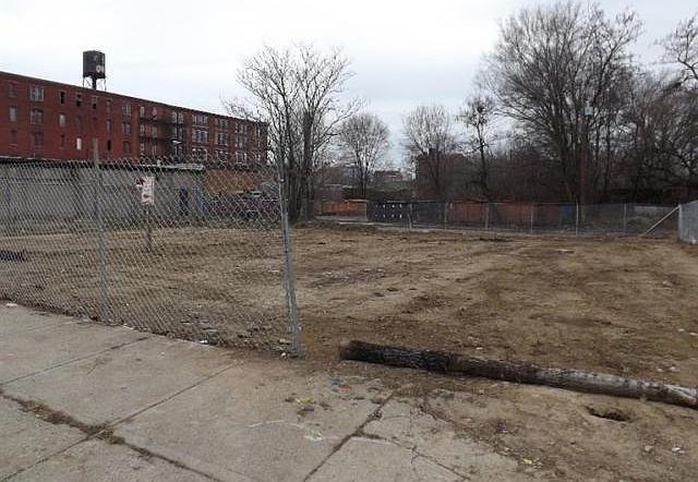 1st image of 515 York St