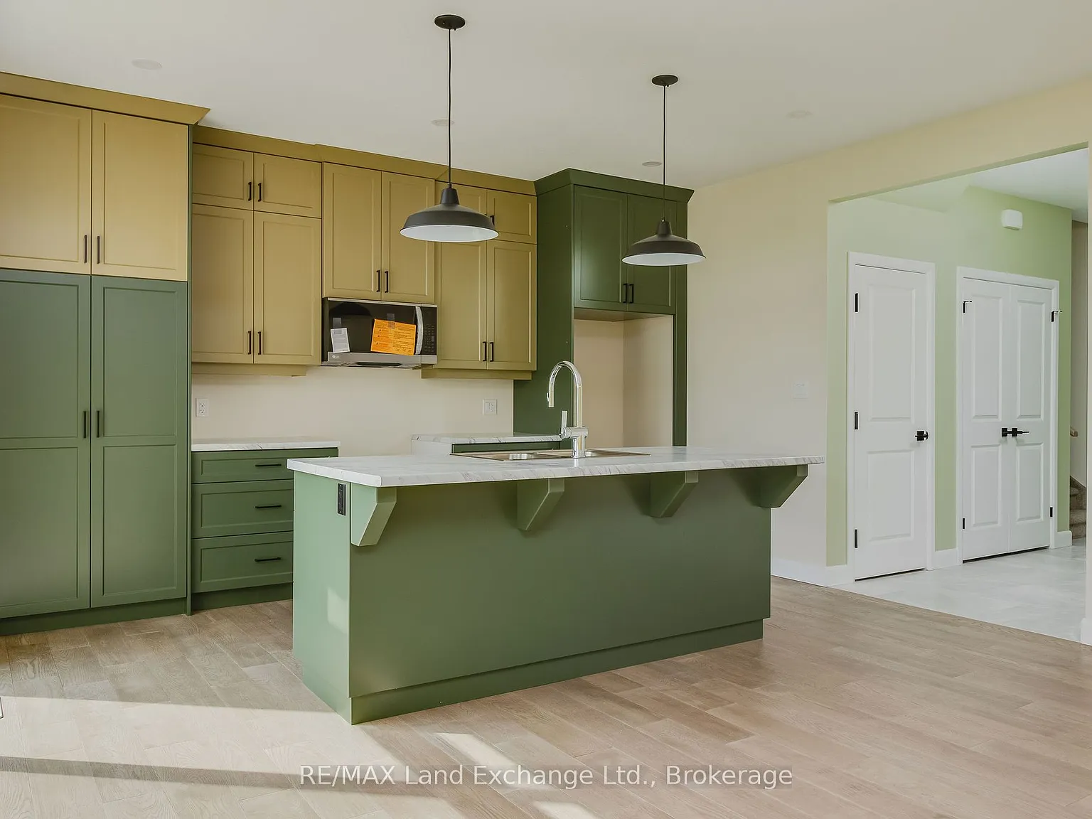 3 bed, $3,200 — Photo 3