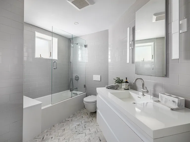 15 Margaret Dr — Photo 23