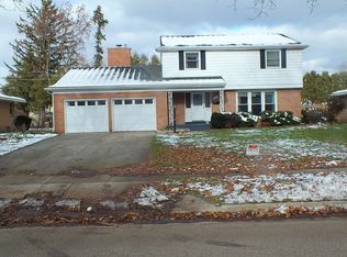 631 Russwood St NE, Grand Rapids, MI 49505