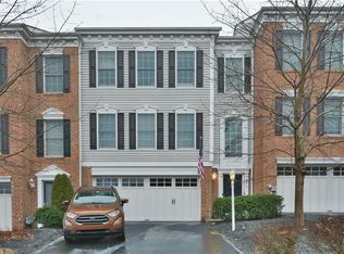 941 Montclair Dr, Coraopolis, PA 15108