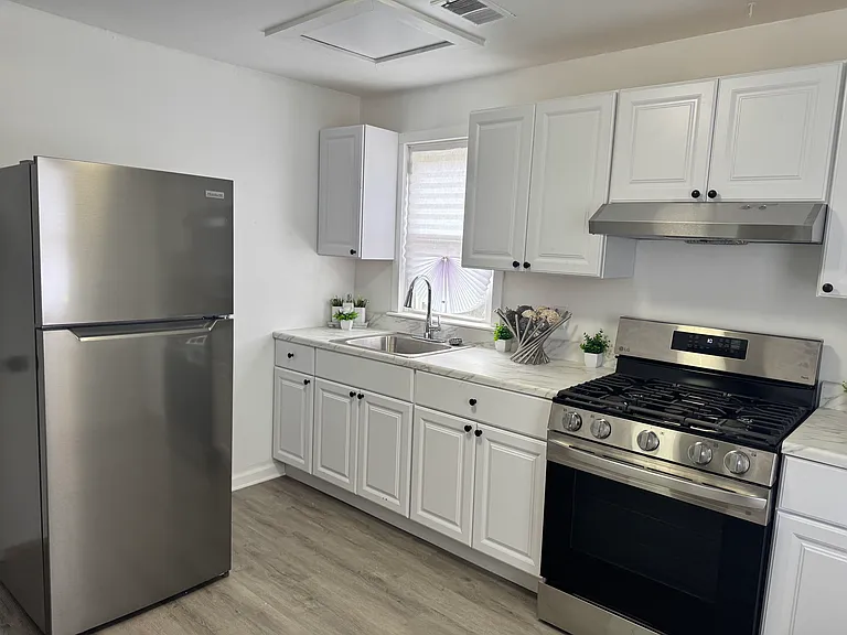 7267 Benedict Ave #2 — Photo 6