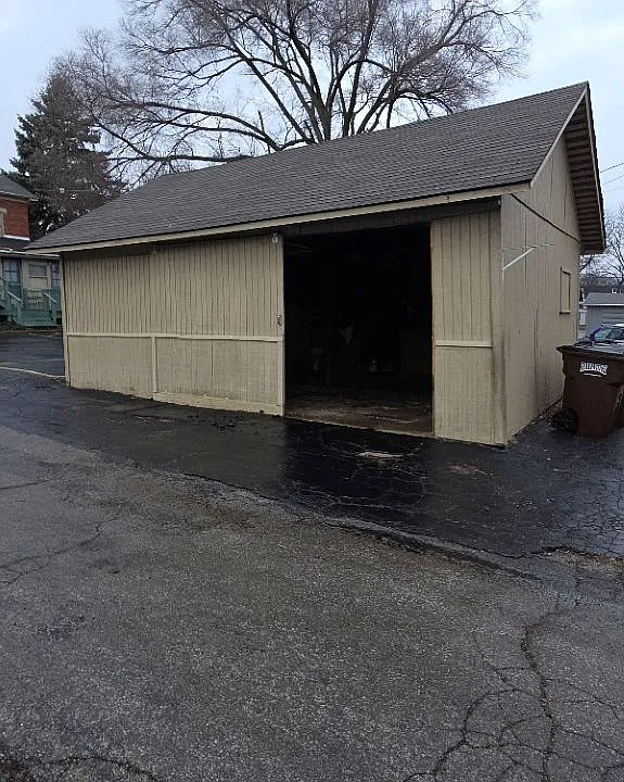 16 N Main St