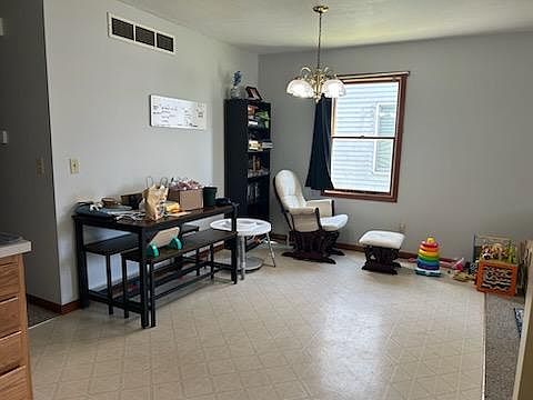 5th image of 1004 Highland Dr APT A