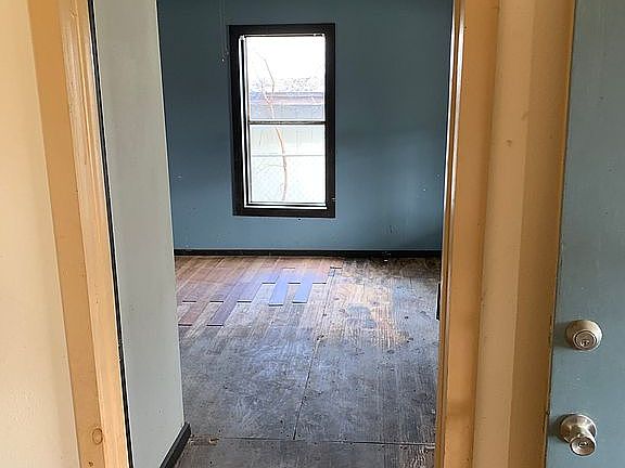 5th image of 300 Eugenia St