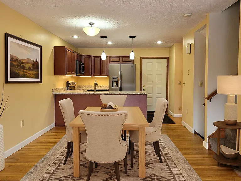 33 River Front Dr #9 — Photo 3