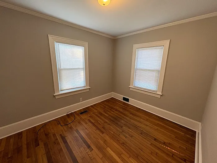 305 Davis St — Photo 7
