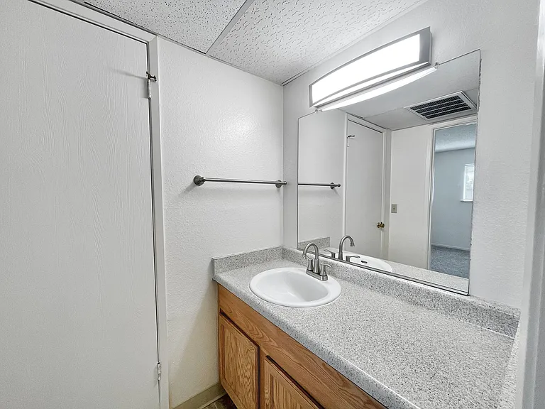 Arden Oaks Apartments — Photo 26